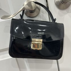 PATEN-LEATHER BLACK CLUTCH BAG