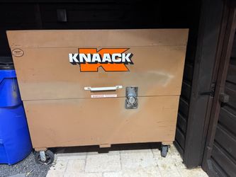 KNAACK Tool box