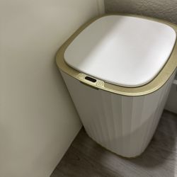 Bathroom Automatic Sensor Trash Can