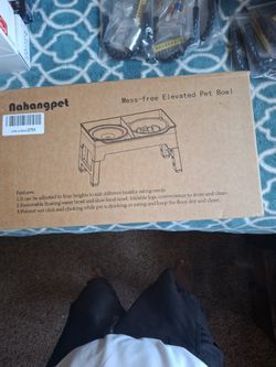 Mess Free Elevated Pet Bowl