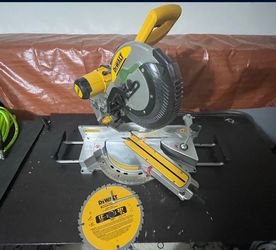 Dewalt 12” double bevel compound miter saw