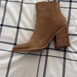 Suede Boots (Like New) Marc Fisher Size 7