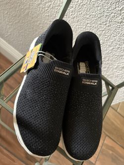 Skechers Shoes Hands Free Size 6 New