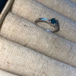 Ruby Ring With Two Small Diamonds 