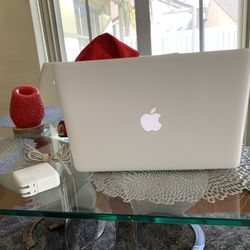 Apple MacBook Laptop 