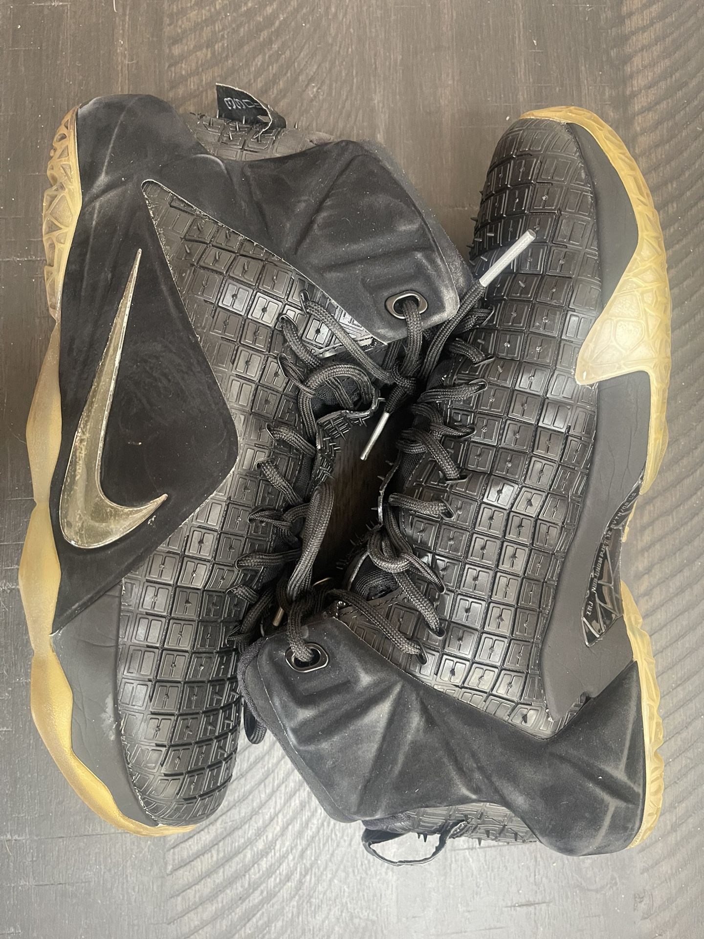 Size 9.5 Nike Lebron 12 Xl EXT High RUBBER CITY Black Gum Men s shoes