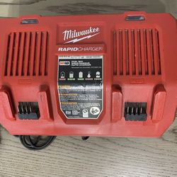 Milwaukee Dual Rapid Charger