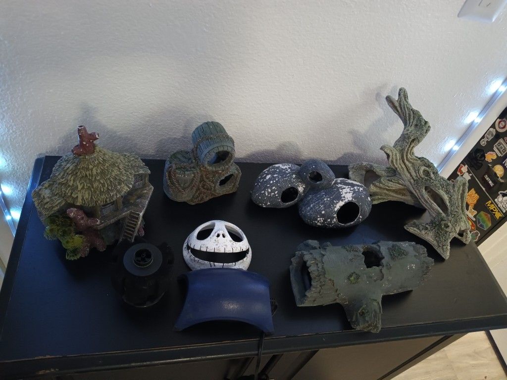 FISH TANK DECOR READ DESCRIPTION PLEASE