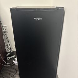 Mini Fridge 3.3 Cubic Feet