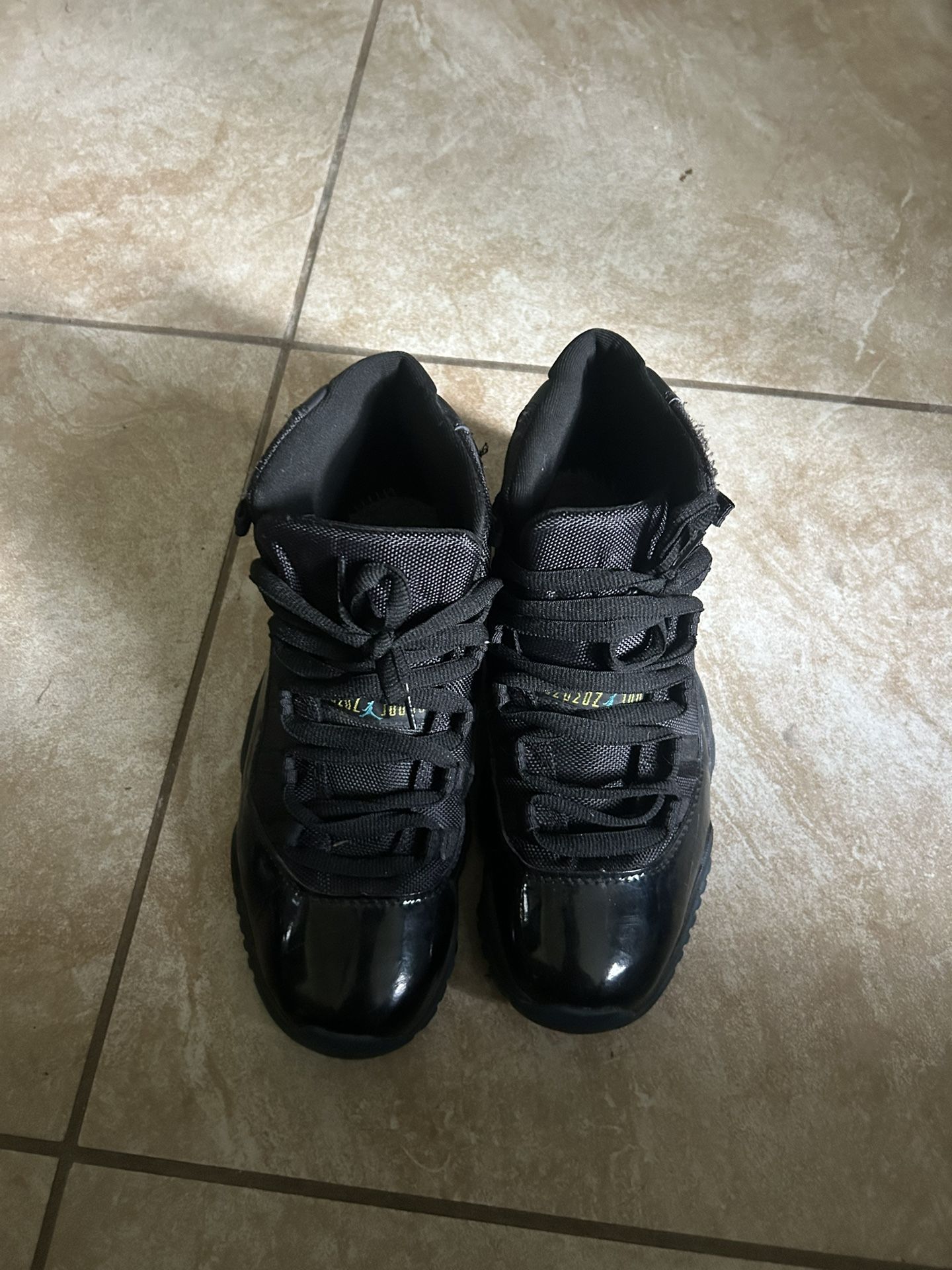 Jordan 11 Black ,navy Size 10
