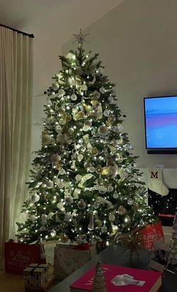 7.5’ Christmas teee