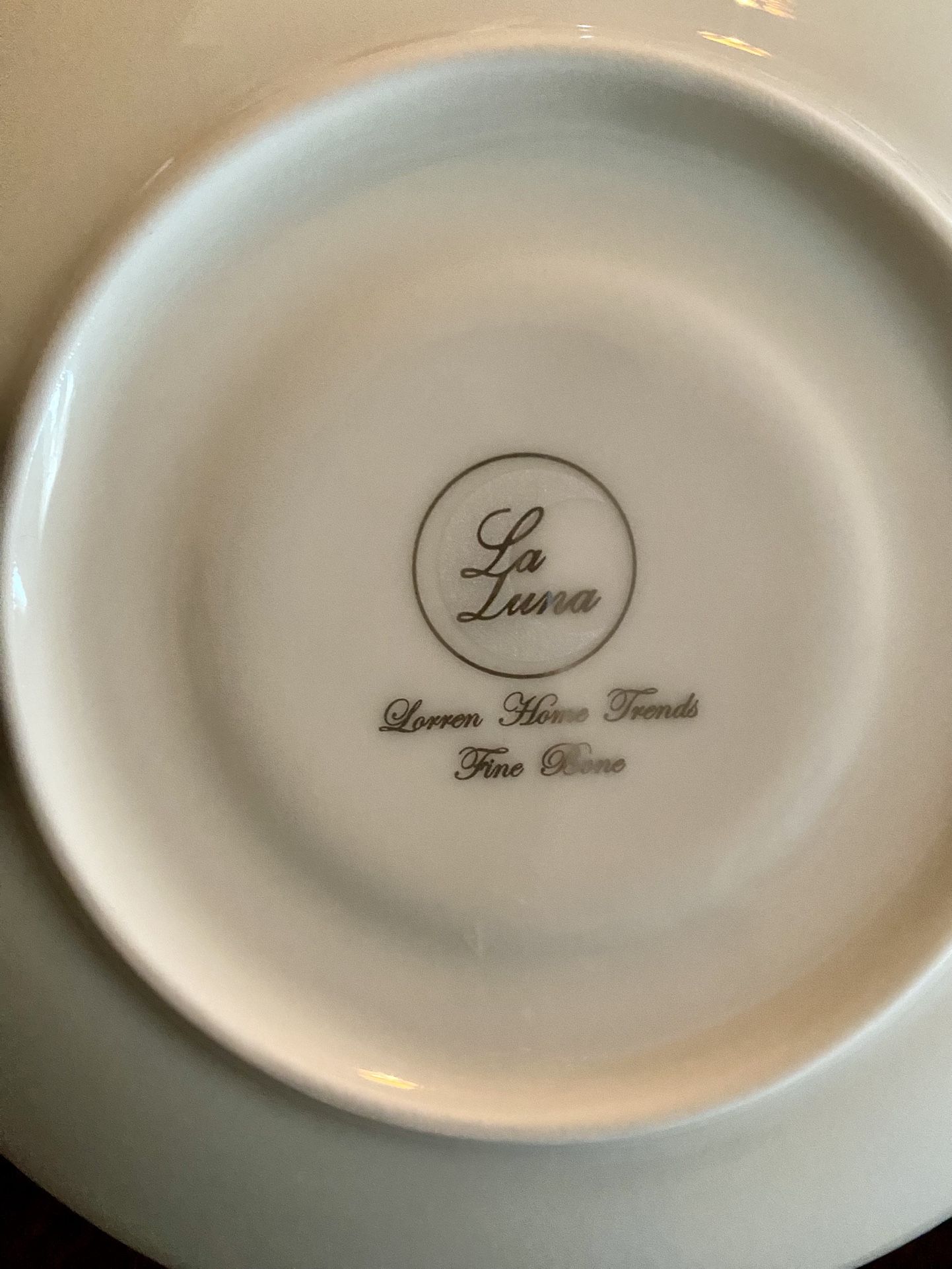 57 Piece Silver Embossed Design Dinnerware