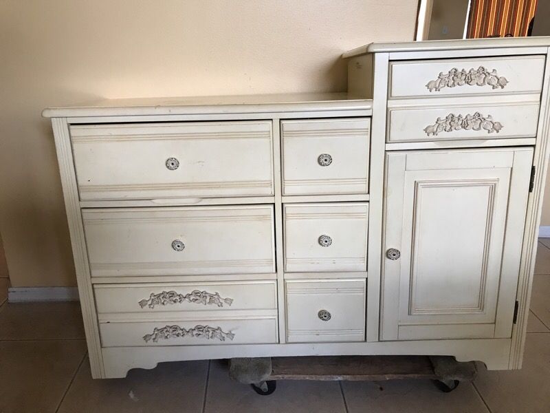 Changing table/ dresser.