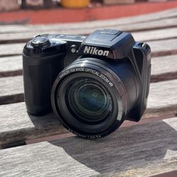 Vintage Nikon Coolpix L105 - Y2K Digicam 