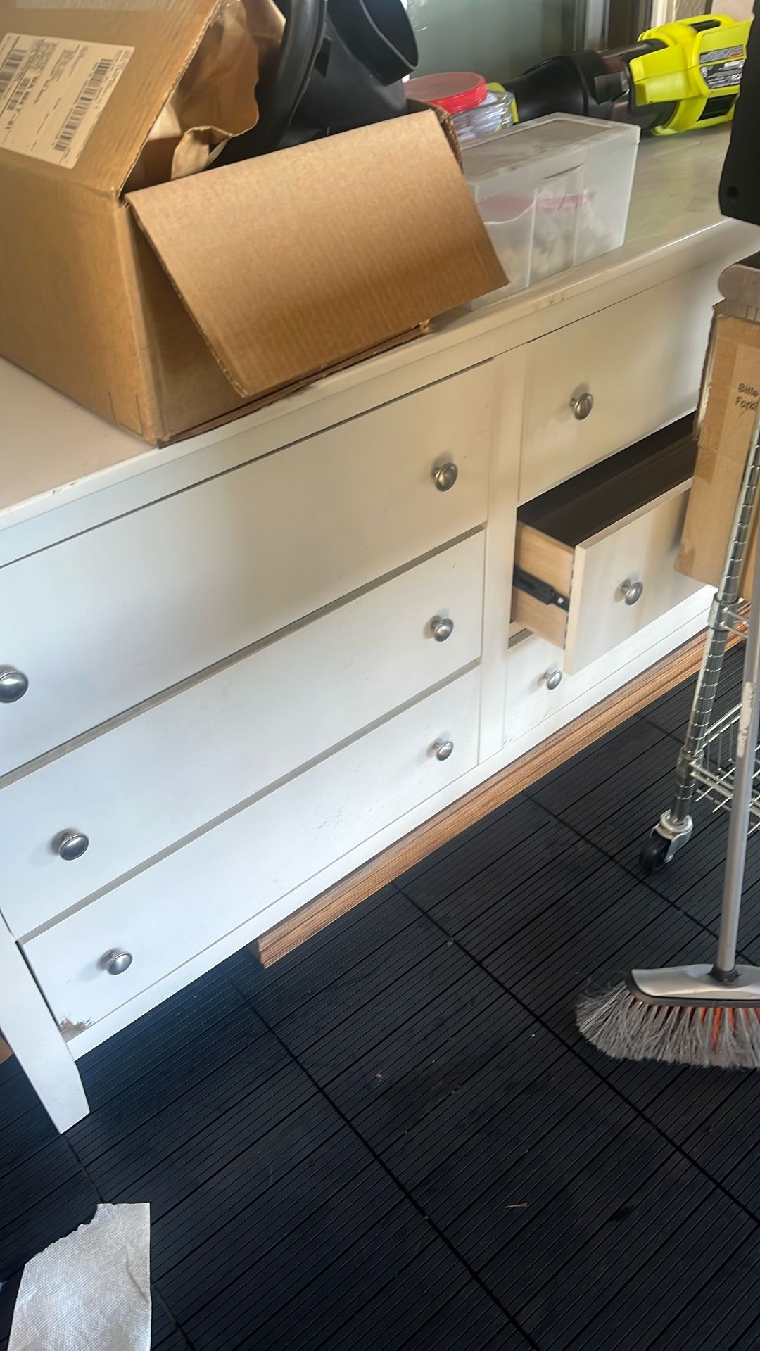 White Dresser Set With Two Night Stands