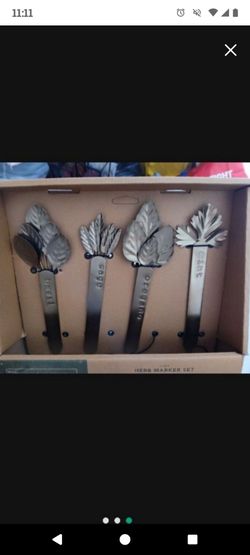 Smith & Hawken 4pc Metal Herb Marker Set.
