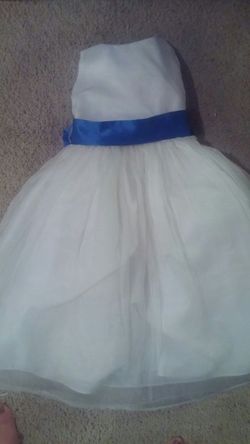 Sz4 Girls White Flower Girl Dress with Blue Ribbon & Pouf Bottom