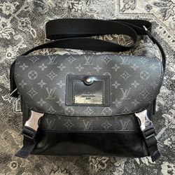  Black Louis Vuitton/LV Bag