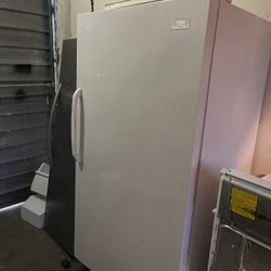 Freezer Works Great I Sell All The Time Will Dleiver For Extra Fee 