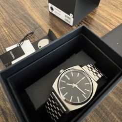 Brand New Nixon Time Teller