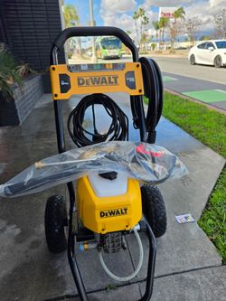 DEWALT CORDED 2400 PSI PRESSURE WASHER
