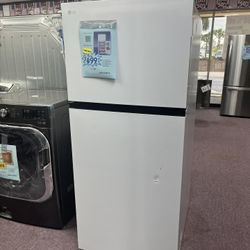 30” Wide Top Freezer Refrigerator With 1 Year Warranty 