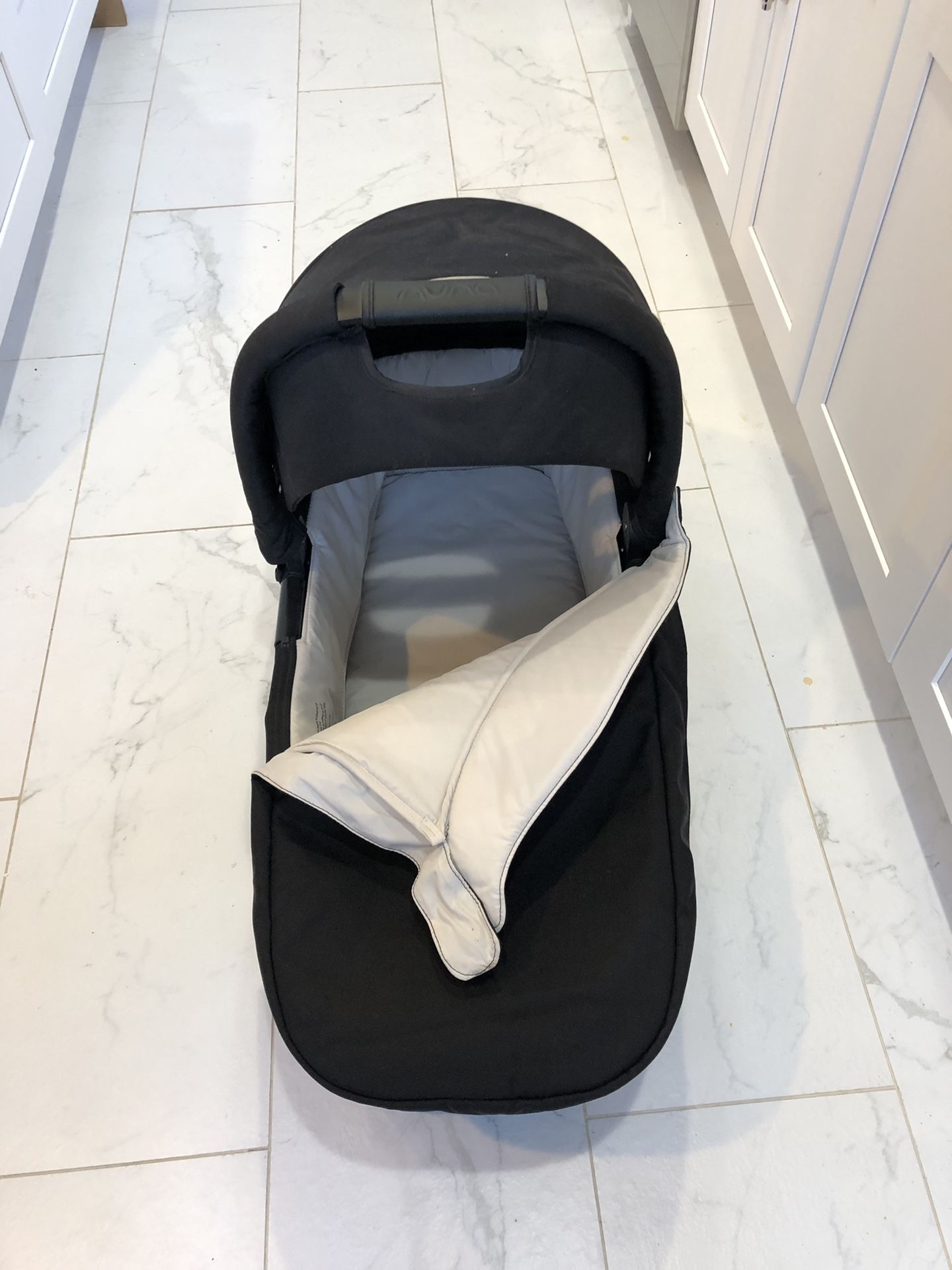 Nuna Mixx Bassinet attachment