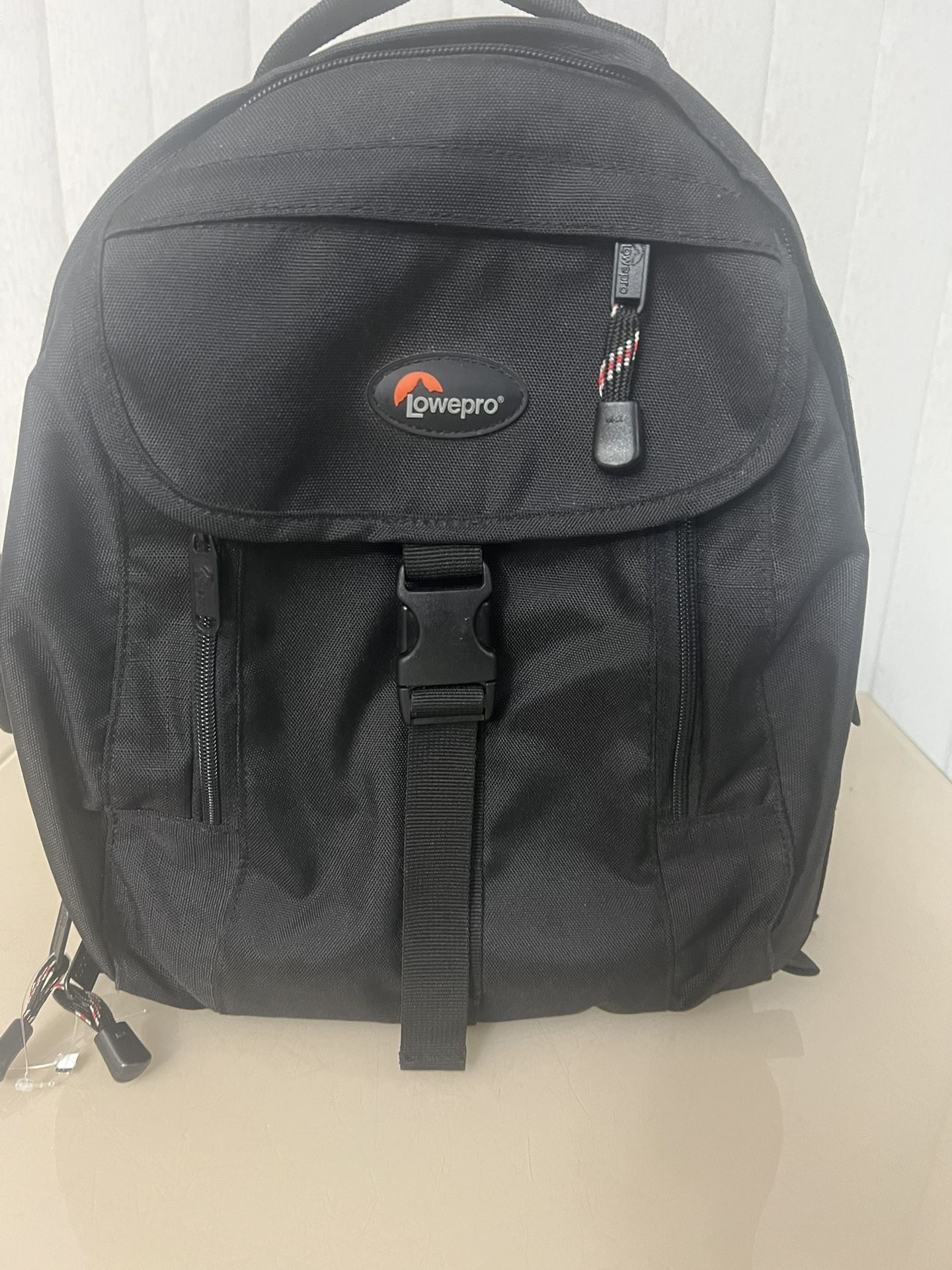 Lowepro Micro Trekker 200 Black Camera Bag Backpack Case Excellent Condition . Very gently used in excellent condition