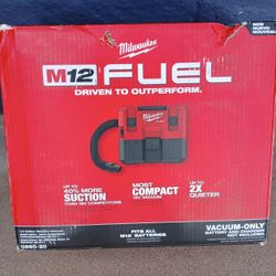 VACUUM MILWAUKEE M12 TOOL ONLY 
