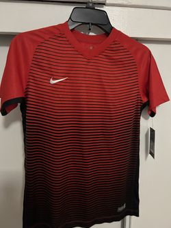 Nike Football Shirt (Youth Medium)
