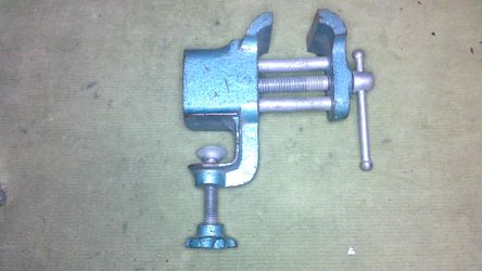 VINTAGE Mini Bench Vise Clamp On Jewelers Vice 1-1/2” Jaw small tool