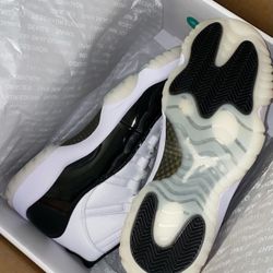 Retro 11 Gratitude Size 7 , 8 . 8.5 , 9.5 , 10.5 , 11 , 12 