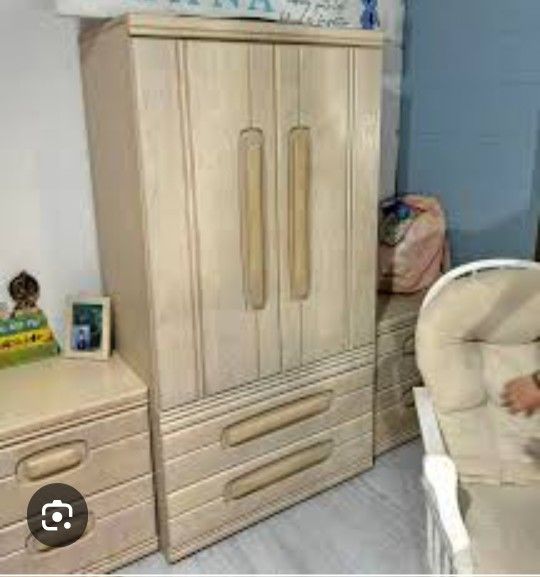 Palister Solid White Oak Bedroom Set(3)