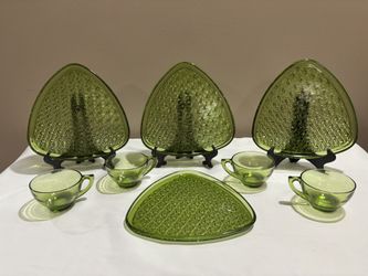 Antique Olive Daisy & Button Pattern Snack Set   4 - Plates  4 - Cups