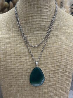 Green Agate Silver Tone Necklace 30 Inches+3β Ext.