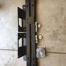 Demco 5th wheel bracket