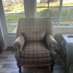 plaid cushioned chair 