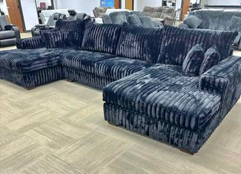 BRAND NEW XL BLACK DBL CHASIE SECTIONAL SOFA INCLUDING FREE DELIVERY ORDER HERE PAY UPON ARRIVAL