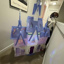 Disney Frozen Ultimate Arendelle Castle