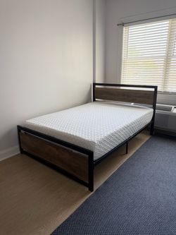 Full Size Metal Bed Frame + Mattress Set – Excellent Condition