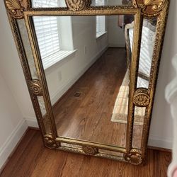 Union City Mirror & Table Co. Carved Wall Mirror