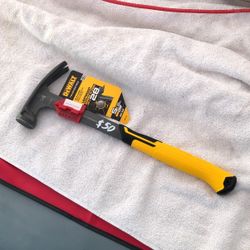 14oz Dewalt Hammer 