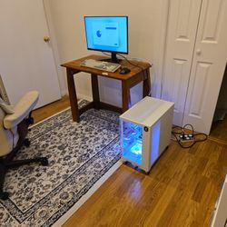 Gaming Pc With Monitor And Extras