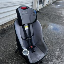 Graco Contender 65 Adjustable Kid’s Car Seat! Works great, recently cleaned. Some stains. For kid’s 5-65lbs