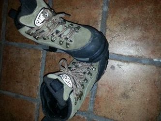 Womens candies boots size 7