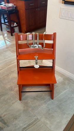 High chair STOKEE