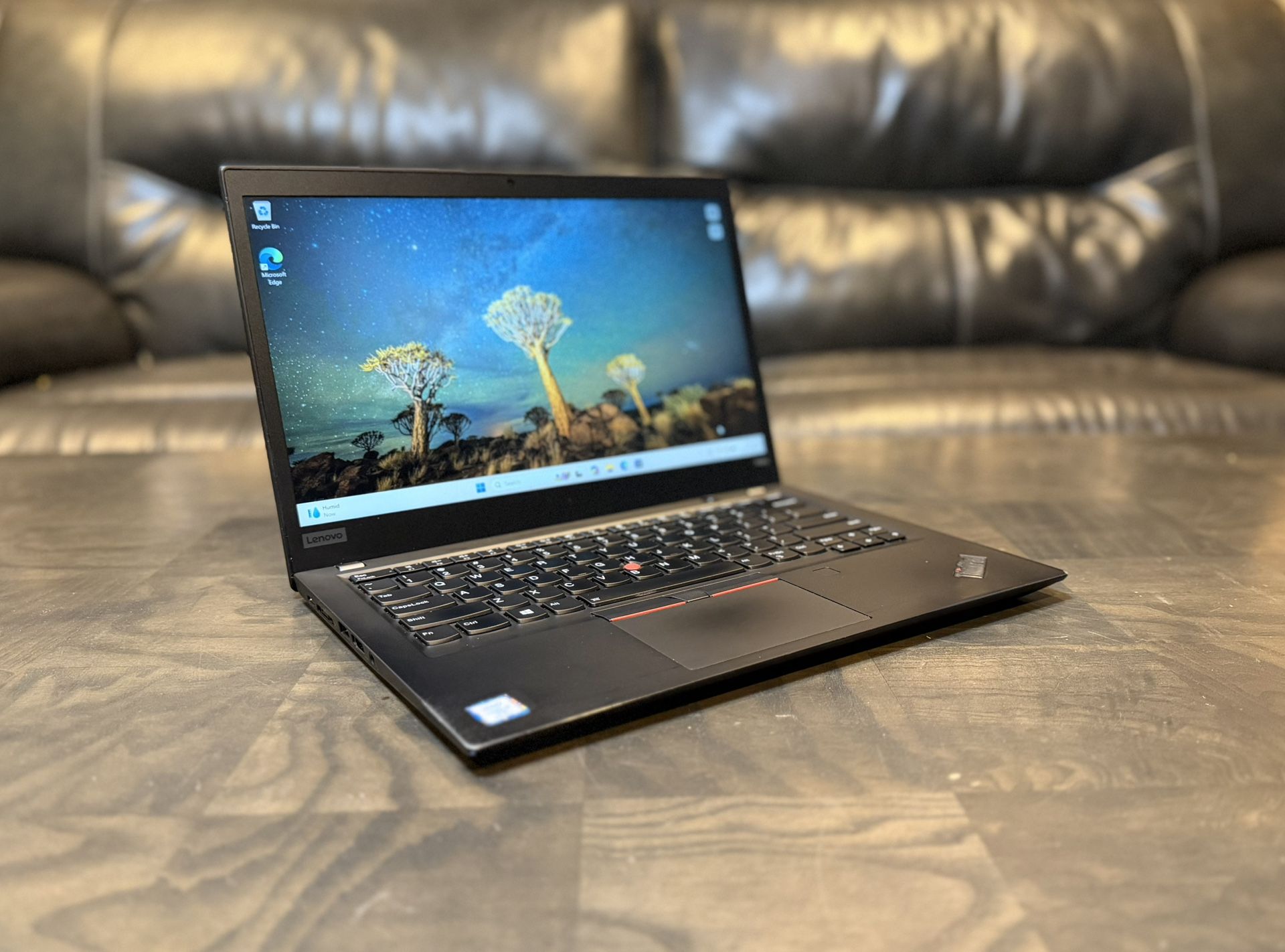 Touchscreen Lenovo ThinkPad T490s 14” Core i5 8th gen 16GB RAM 512GB SSD HDMI 1080p Win 11 laptop computer