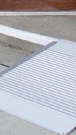 ALUMINUM WHEELCHAIR CURB STEP RAMP FOR HOUSE OR BUSINESS RETAILS$400 Manufacture ALUMILITE 36 inches Wide 39 inches Long 🥸😇