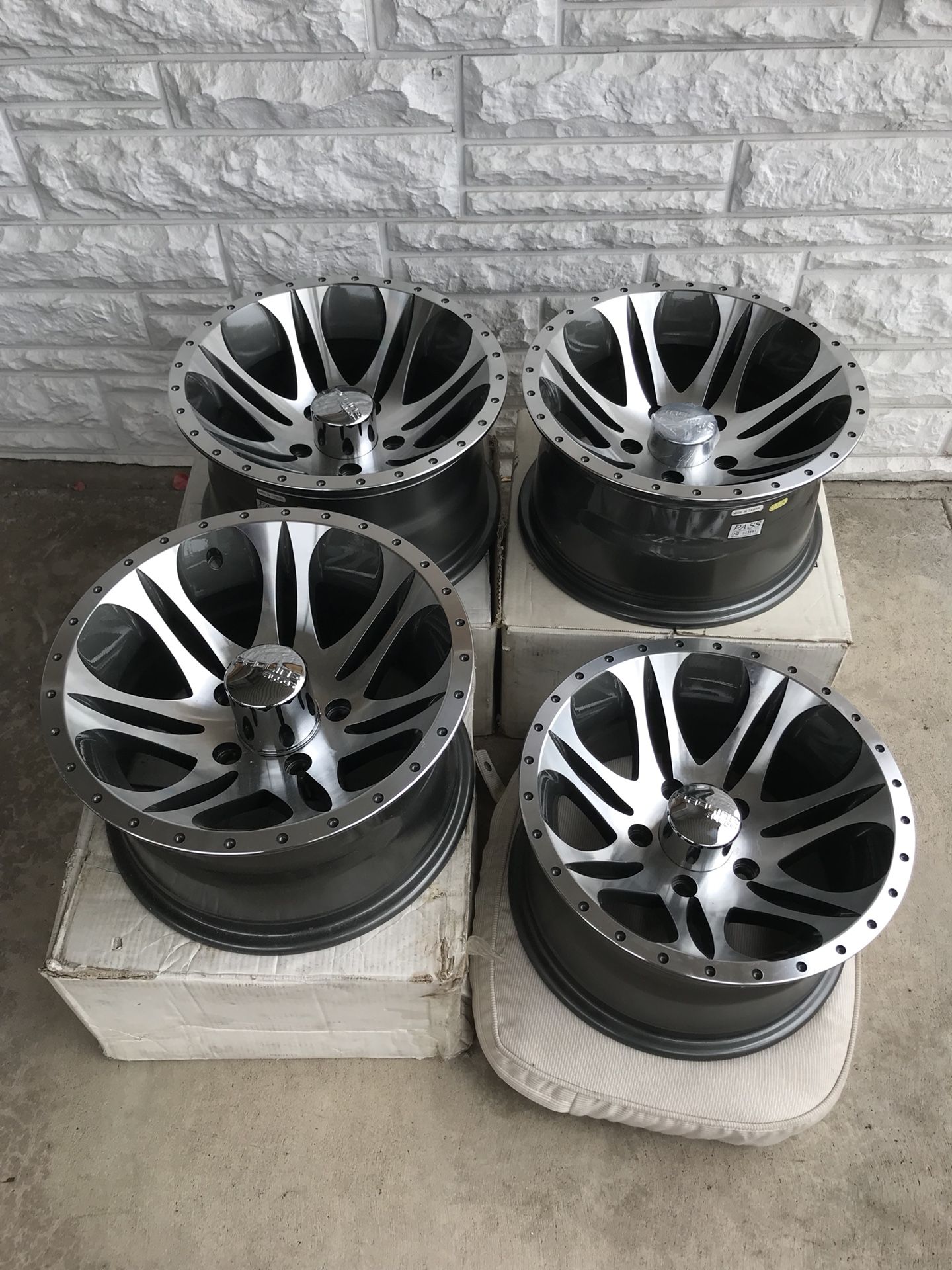 PAOLINE ALLOY 15x8 RIMS NEW. HUB 83.3 ET -18 HOLS 5
