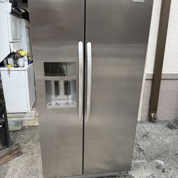 Kitchen Aid Refrigerator Good Condition Everything Works Fine 